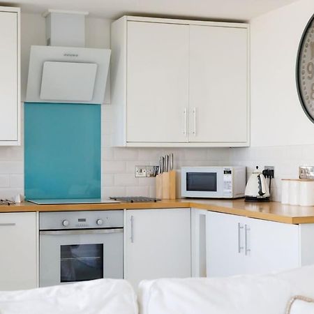 Appartement Two Bed Seafront Escape In East Wittering Extérieur photo