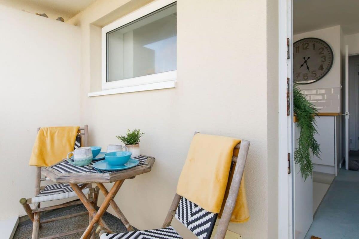Appartement Two Bed Seafront Escape In East Wittering Extérieur photo