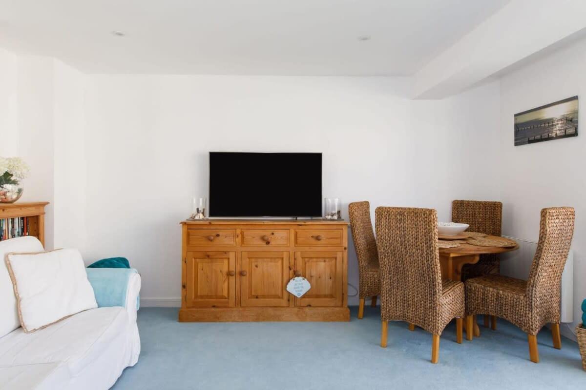 Appartement Two Bed Seafront Escape In East Wittering Extérieur photo