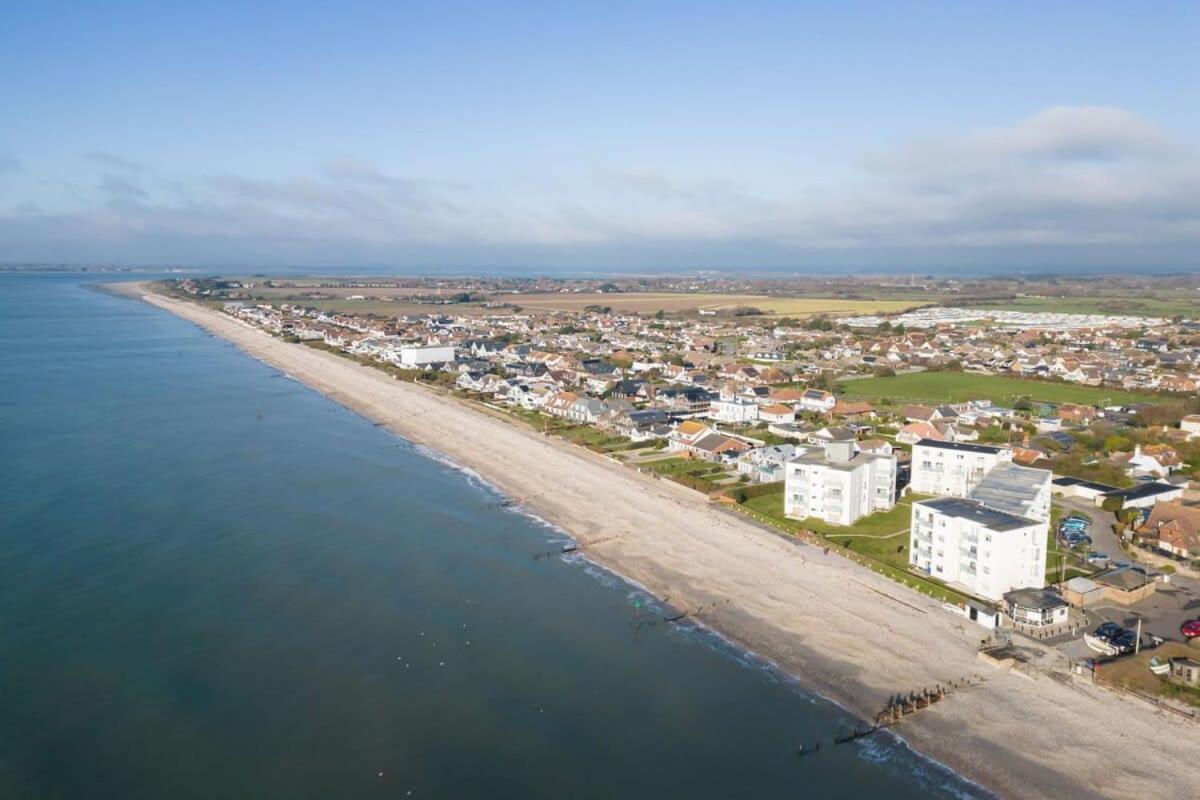 Appartement Two Bed Seafront Escape In East Wittering Extérieur photo