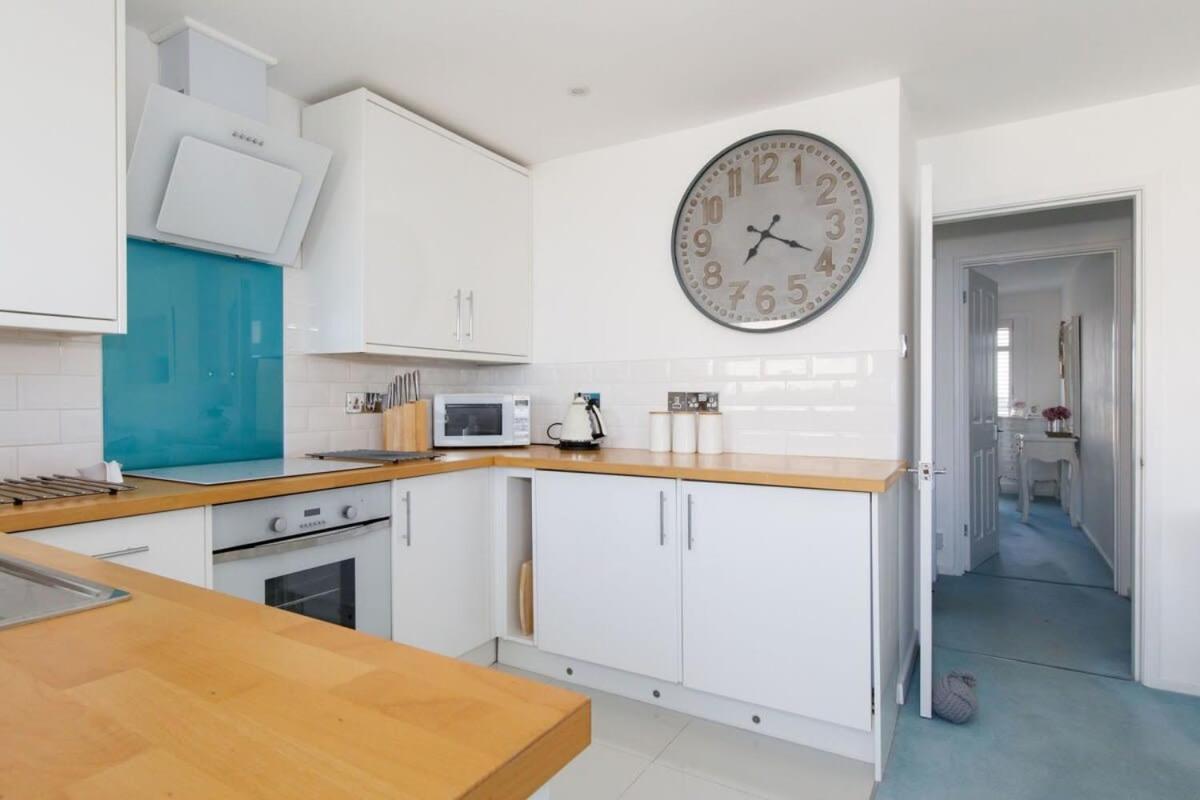 Appartement Two Bed Seafront Escape In East Wittering Extérieur photo