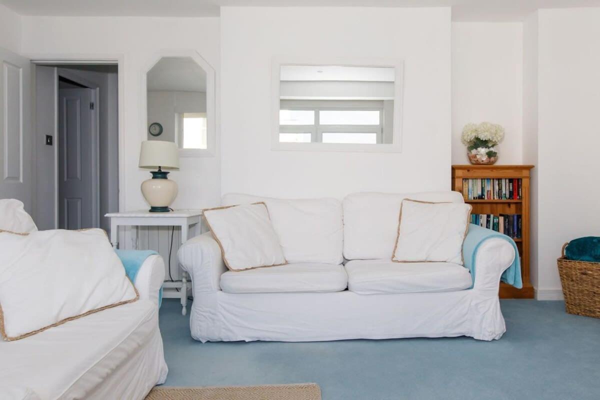 Appartement Two Bed Seafront Escape In East Wittering Extérieur photo