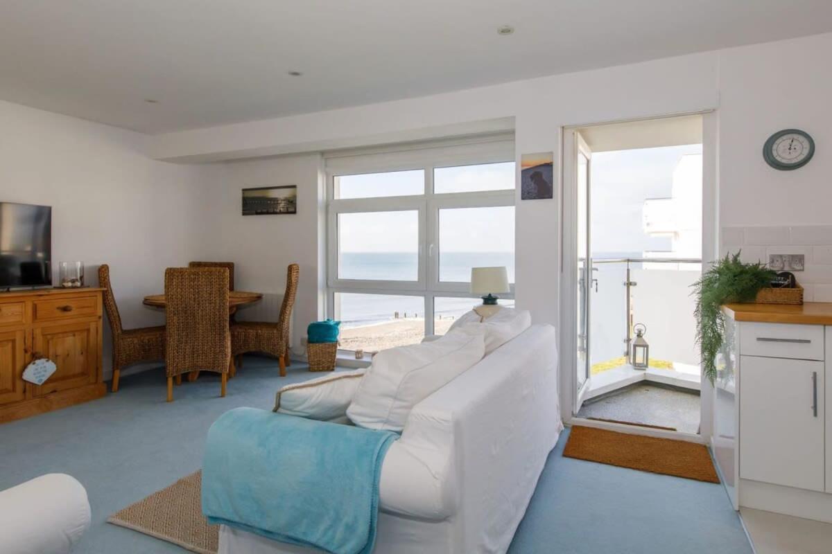 Appartement Two Bed Seafront Escape In East Wittering Extérieur photo