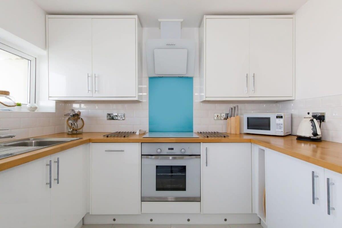 Appartement Two Bed Seafront Escape In East Wittering Extérieur photo