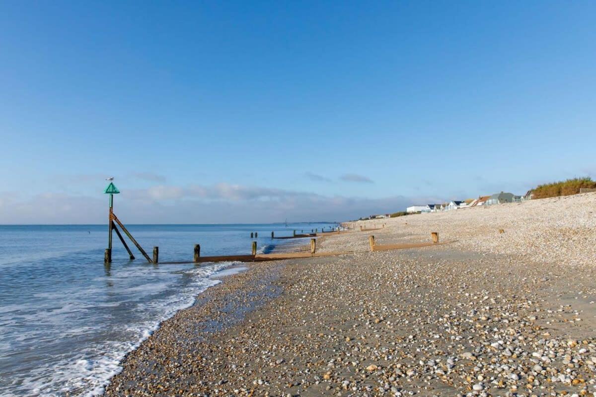 Appartement Two Bed Seafront Escape In East Wittering Extérieur photo
