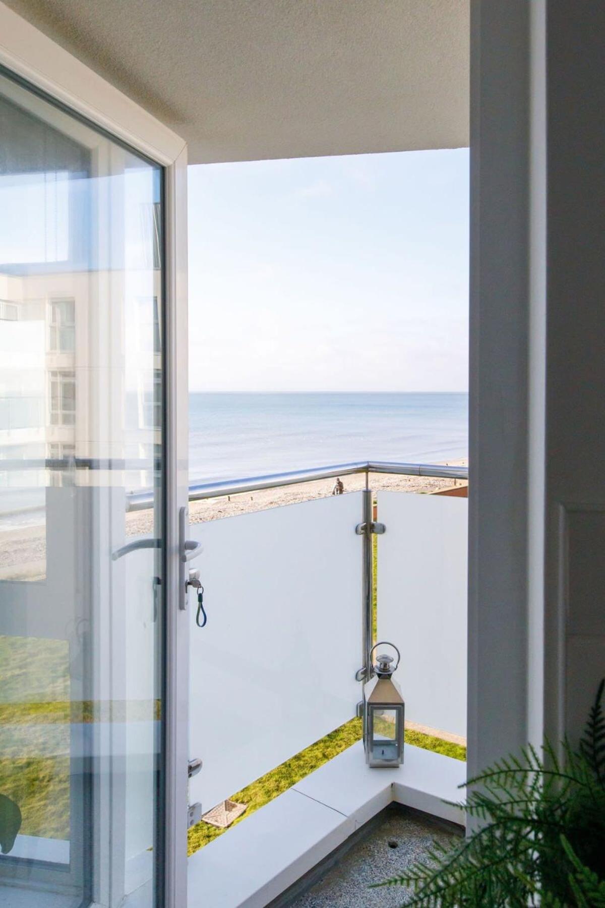 Appartement Two Bed Seafront Escape In East Wittering Extérieur photo